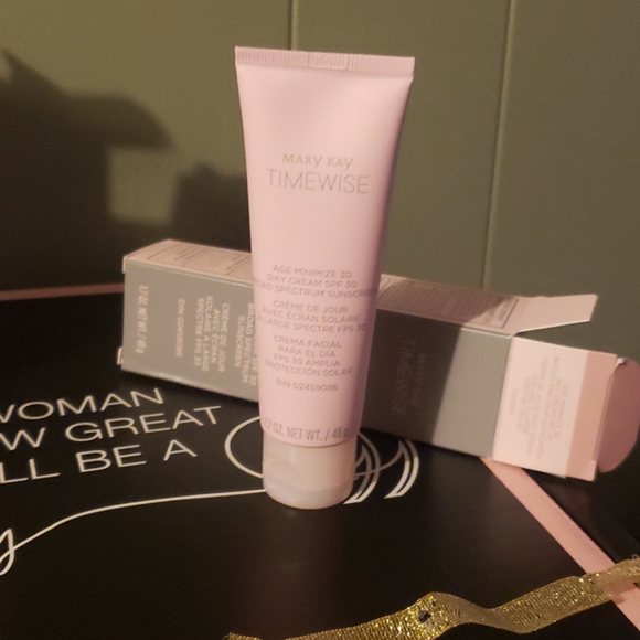 Timewise day cream spf 30 anti aging cream - Picture 2 of 3